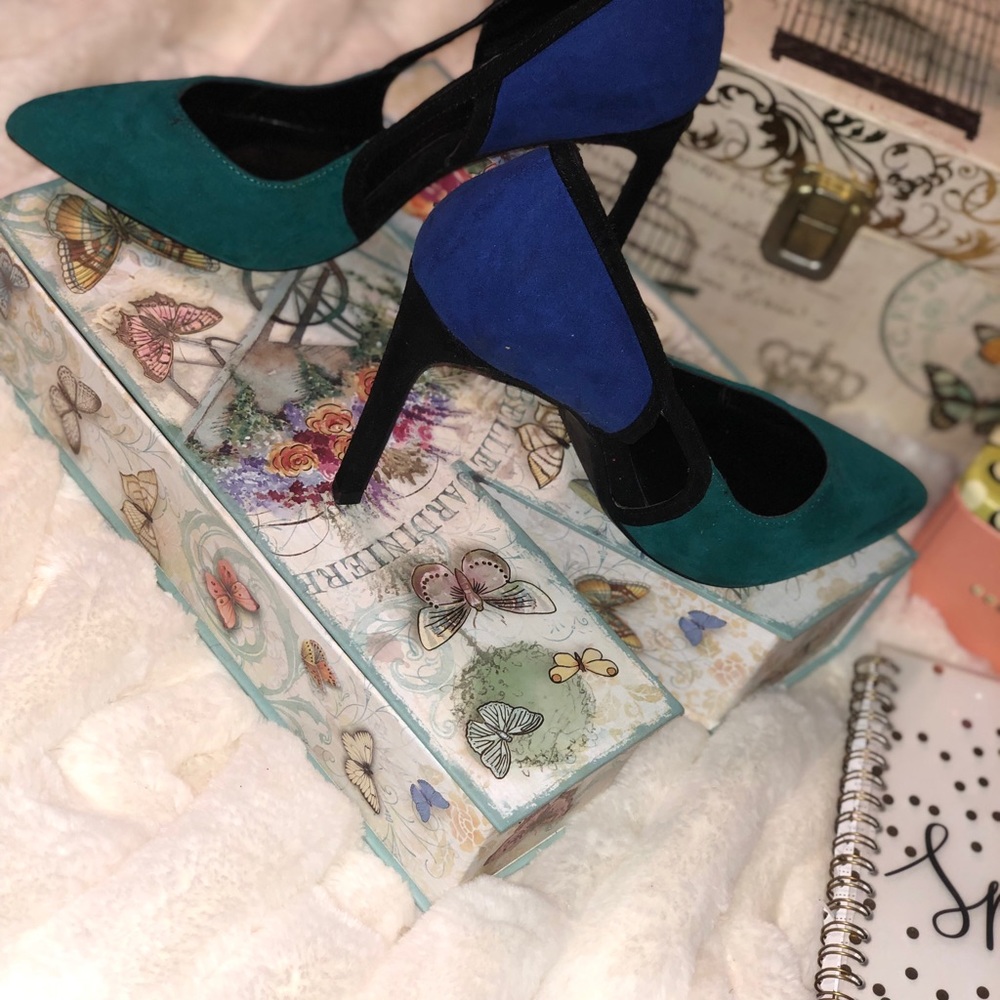 Colorblock Pumps - Picture 4 of 5